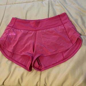 Lululemon hotty short with zipper pocket in back!